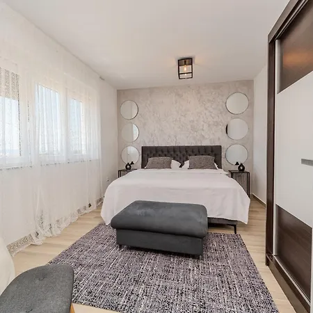 Anna - Free Private Parking Apartament Zadar