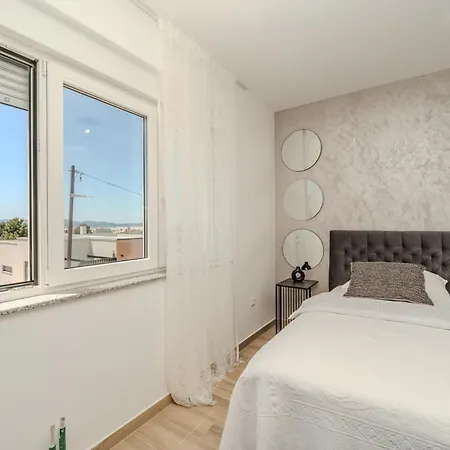 Anna - Free Private Parking Zadar