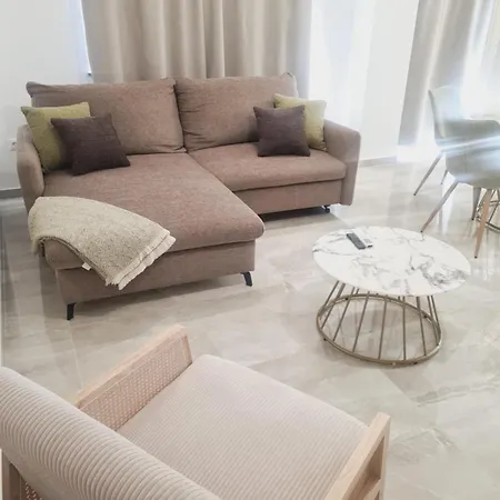 Anna - Free Private Parking Zadar