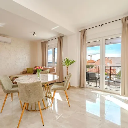 Anna - Free Private Parking Apartment