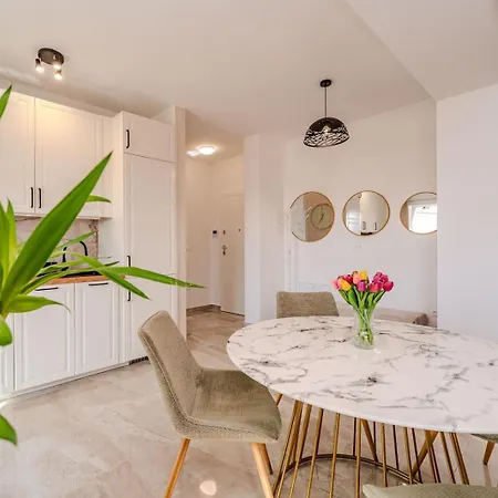 Anna - Free Private Parking Apartment *