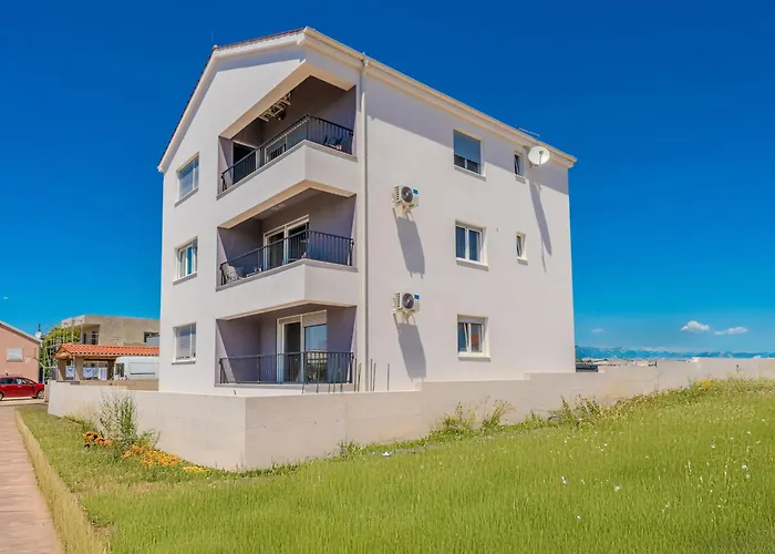 Anna - Free Private Parking דירה זאדאר