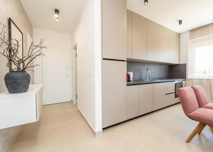 Anna - Free Private Parking * זאדאר