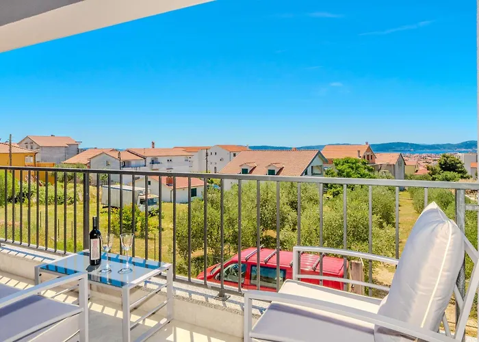 Anna - Free Private Parking דירה